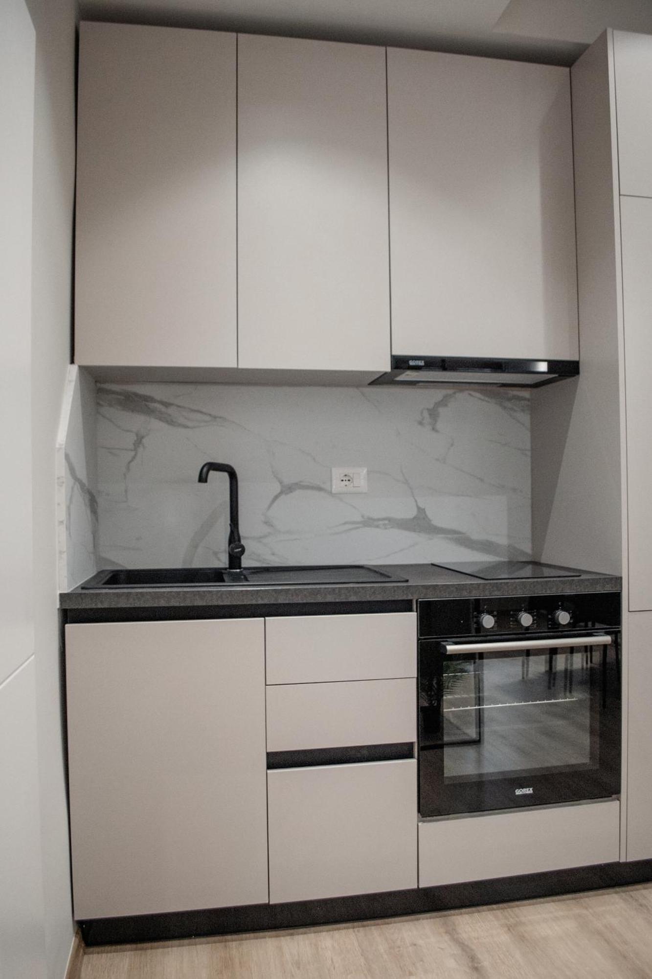 Goat Apartments Тирана Экстерьер фото